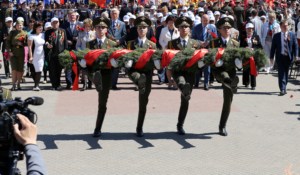 Митрополит Лонгин принял участие в торжественных мероприятиях в парке Победы на Соколовой горе