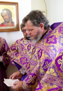 Божественная литургия в храме во имя святителей Василия Великого, Григория Богослова, Иоанна Златоуста г. Саратова