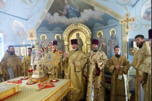 Епископ Пахомий совершил Божественную литургию в Свято-Троицком кафедральном соборе Саратова