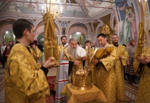 Всенощное бдение в Свято-Троицком кафедральном соборе города Саратова