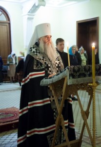 Вечернее богослужение на Архиерейском подворье — храме во имя святого апостола и евангелиста Иоанна Богослова