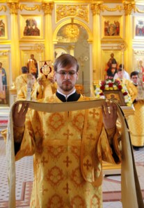 Божественная литургия на Архиерейском подворье — храме во имя святого апостола и евангелиста Иоанна Богослова при Саратовской православной духовной семинарии