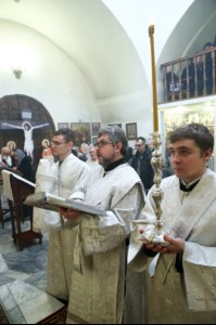 Божественная литургия и панихида в храме во имя святителя и чудотворца Николая на Елшанском кладбище г. Саратова