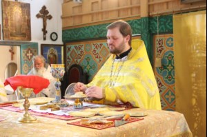 Божественная литургия в храме всех Крымских святых и великомученика Феодора Стратилата в г. Алушта