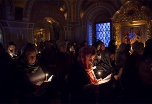 Великое повечерие с чтением канона преподобного Андрея Критского в Свято-Троицком кафедральном соборе г.Саратова