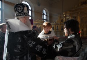 Литургия Преждеосвященных Даров на Архиерейском подворье — храме во имя святого апостола и евангелиста Иоанна Богослова при Саратовской православной духовной семинарии