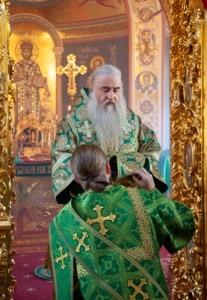 Божественная литургия в Свято-Троицком кафедральном соборе г. Саратова