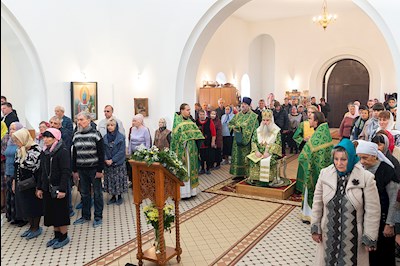 Божественная литургия в храме преподобного Сергия Радонежского г. Саратова