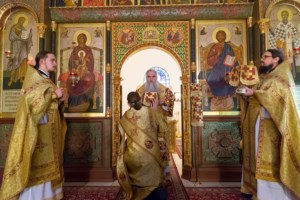 Божественная литургия на Архиерейском подворье — храме в честь иконы Божией Матери «Утоли моя печали» г.Саратова