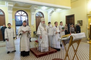 Царские часы и Изобразительны на Архиерейском подворье — в храме во имя святого апостола и евангелиста Иоанна Богослова при Саратовской православной духовной семинарии г. Саратова