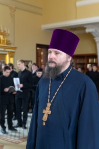 Уставное богослужение на Архиерейском подворье — в храме во имя святого апостола и евангелиста Иоанна Богослова при СПДС