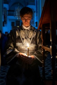 Великое повечерие с чтением канона преподобного Андрея Критского в храме Сошествия Святого Духа г. Саратова