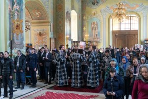 Великое повечерие с чтением канона преподобного Андрея Критского в храме Покрова Пресвятой Богородицы г. Саратова
