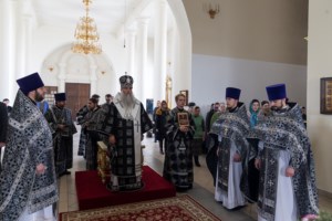 Литургия Преждеосвященных Даров в Свято-Троицком кафедральном соборе г. Вольска