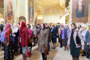 Божественная литургия в храме в честь Покрова Пресвятой Богородицы г. Саратова