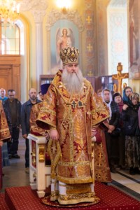 Вечерня в соединении с Литургией Василия Великого и чин умовения ног в храме в честь Покрова Пресвятой Богородицы г. Саратова