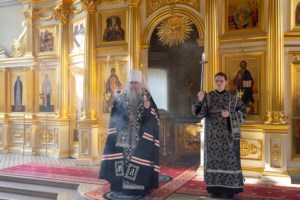 Царские часы на Архиерейском подворье — в храме во имя святого апостола и евангелиста Иоанна Богослова