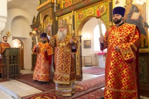 Всенощное бдение на Архиерейском подворье — храме в честь иконы Божией Матери «Утоли моя печали» г. Саратова