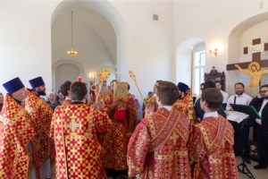 Божественная литургия в храме в честь Воскресения Христова с. Ивано-Языковка Аткарского района