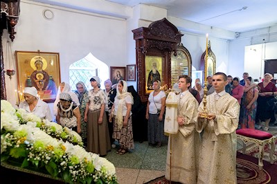 Божественная литургия в храме святителя Тихона Задонского г. Саратова
