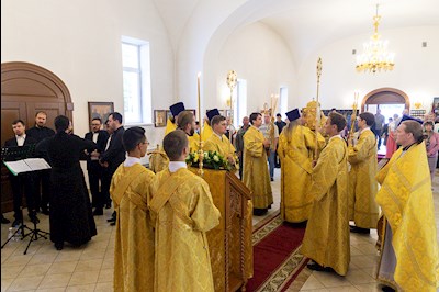 Епископ Манхэттенский Николай совершил Божественную литургию в храме святителя Николая Японского г. Саратова