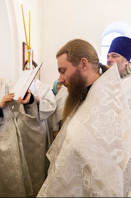Божественная литургия в храме святых Царственных страстотерпцев г. Саратова