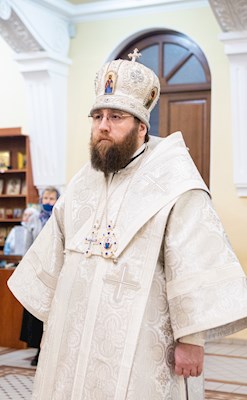 Митрополит Игнатий совершил Божественную литургию на Архиерейском подворье — в храме во имя святого апостола и евангелиста Иоанна Богослова при СПДС