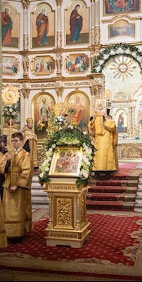 Митрополит Игнатий совершил Великую рождественскую вечерню
