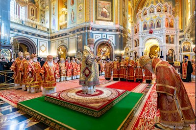 Митрополит Игнатий принял участие в Божественной литургии в Храме Христа Спасителя