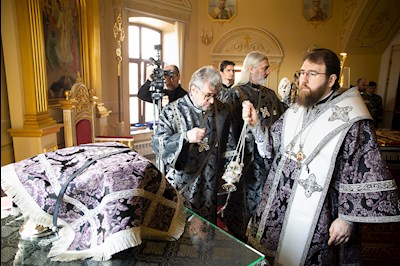 Митрополит Игнатий совершил Литургию Преждеосвященных Даров в храме святого апостола и евангелиста Иоанна Богослова при СПДС