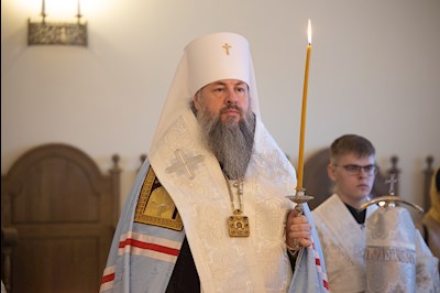 Совершена панихида по саратовским святителям