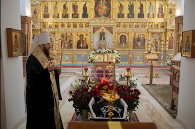 Митрополит Игнатий совершил панихиду в Свято-Алексиевском женском монастыре г. Саратова