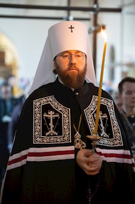 Митрополит Игнатий совершил великое повечерие с чтением Великого покаянного канона преподобного Андрея Критского в Свято-Никольском мужском монастыре г. Саратова