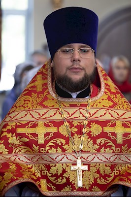 Митрополит Игнатий совершил Божественную литургию пасхальным чином в храме святого пророка Илии п. Сенной Вольского района