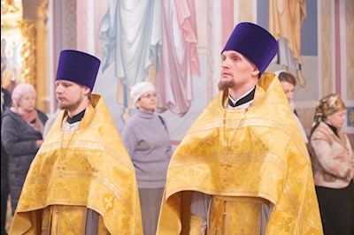 Митрополит Игнатий совершил Божественную литургию в Свято-Троицком кафедральном соборе г. Саратова
