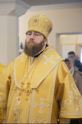 Митрополит Игнатий совершил Божественную литургию в Трехсвятительском храме г. Саратова