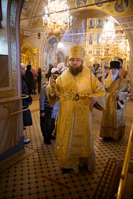 Митрополит Игнатий совершил всенощное бдение в Свято-Троицком кафедральном соборе г. Саратова