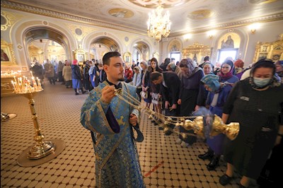 Митрополит Игнатий совершил Великую вечерню в соединении с Литургией святителя Иоанна Златоуста в Свято-Троицком кафедральном соборе г. Саратова