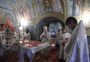 Крещальная литургия в Свято-Троицком соборе Саратова