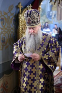 Крещальная литургия в Свято-Троицком соборе Саратова