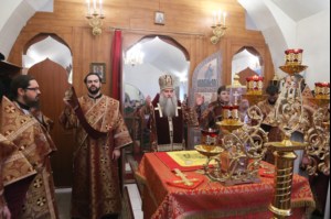 Божественная литургия в храме во имя священномученика Космы Саратовского