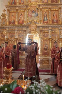 Божественная литургия в Свято-Троицком кафедральном соборе города Вольска