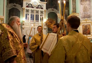 Всенощное бдение в храме в честь Сошествия Святого Духа города Саратова