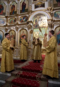 Всенощное бдение в храме в честь Покрова Пресвятой Богородицы г. Саратова