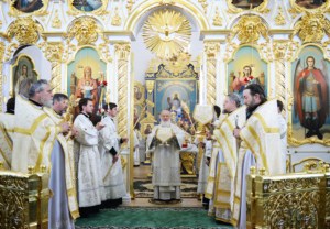 Митрополит Лонгин сослужил Святейшему Патриарху Кириллу на Божественной литургии в Спасо-Вознесенском соборе г.Ульяновска