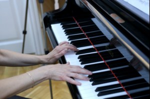 Представитель епархии стал гостем выставок, открытых к 130-летию Радищевского музея
