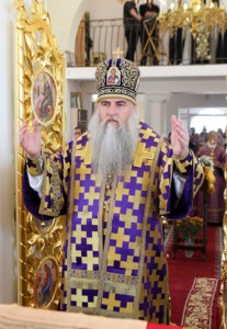 Божественная литургия в храме во имя святителей Василия Великого, Григория Богослова, Иоанна Златоуста г. Саратова