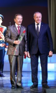 Митрополит Лонгин принял участие в торжественном мероприятии, посвященном Дню народного единства