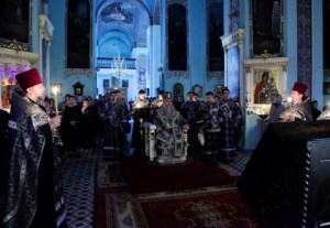 Утреня с чтением Великого канона преподобного Андрея Критского в храме в честь Сошествия Святого Духа г. Саратова