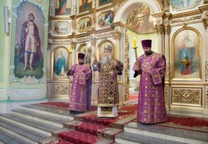 Всенощное бдение в храме в честь Покрова Пресвятой Богородицы г.Саратова